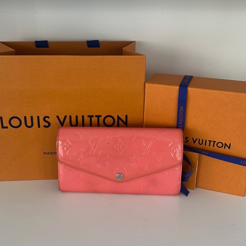 Louis Vuitton Sara Vernis wallet 💗💗